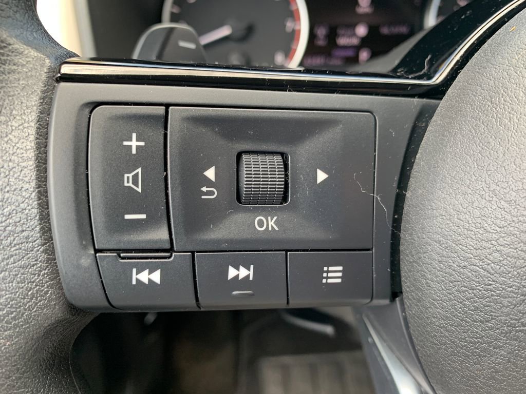 Used 2022 Nissan Rogue SV FWD image 15