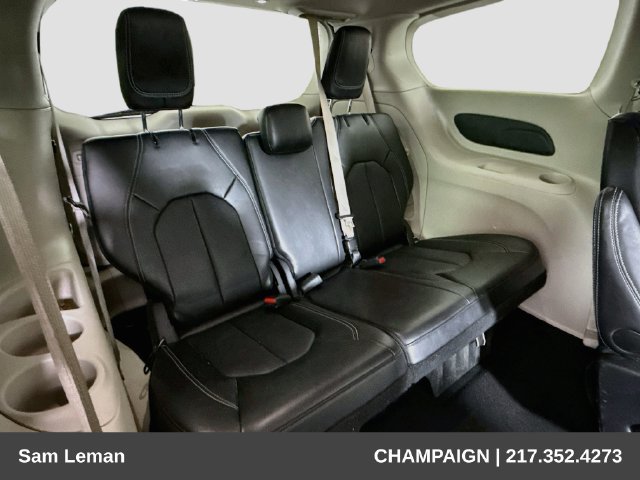 Used 2024 Chrysler Pacifica Touring-L FWD image 25