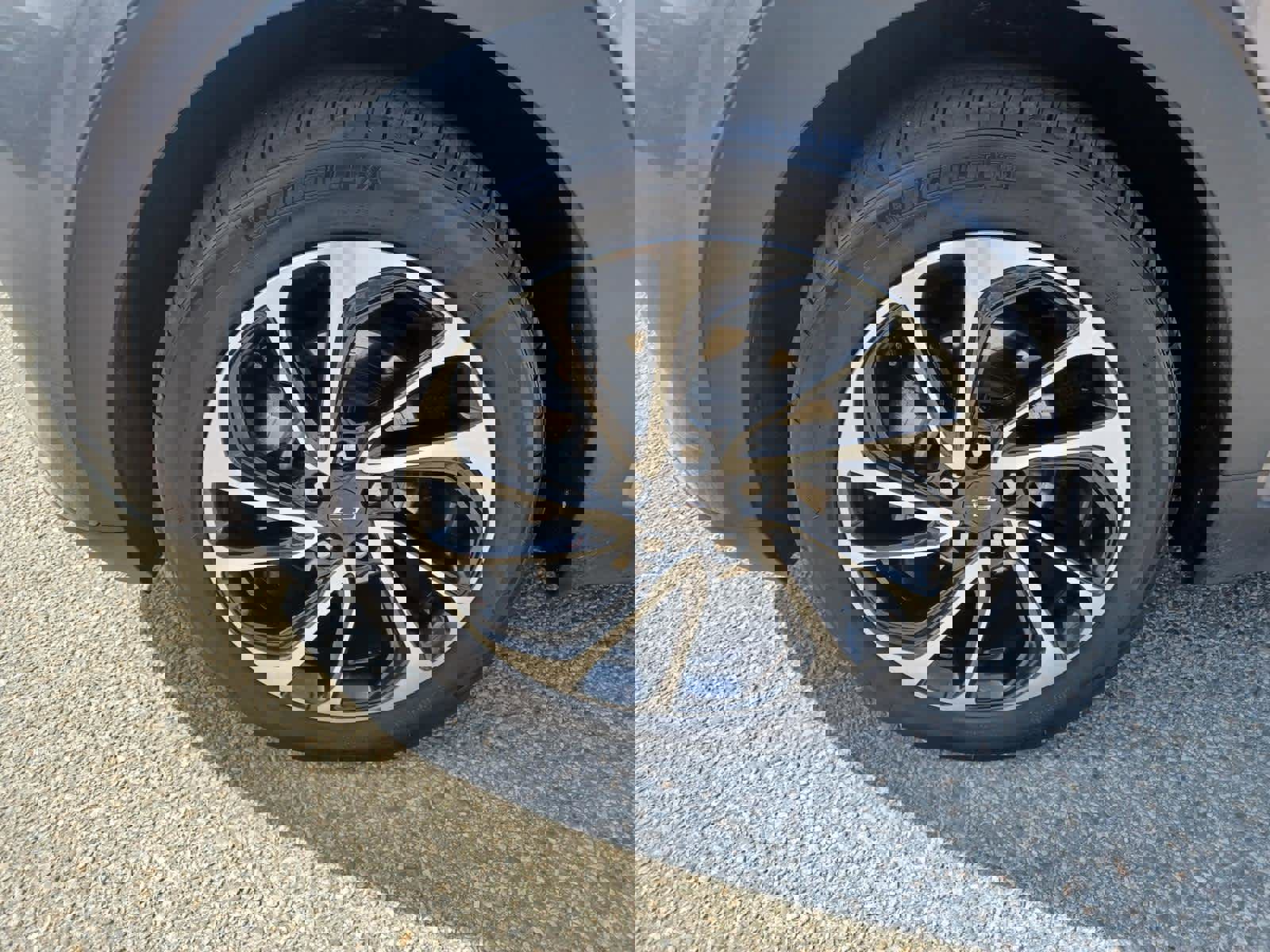 Used 2023 Chevrolet Bolt EUV Premier image 18