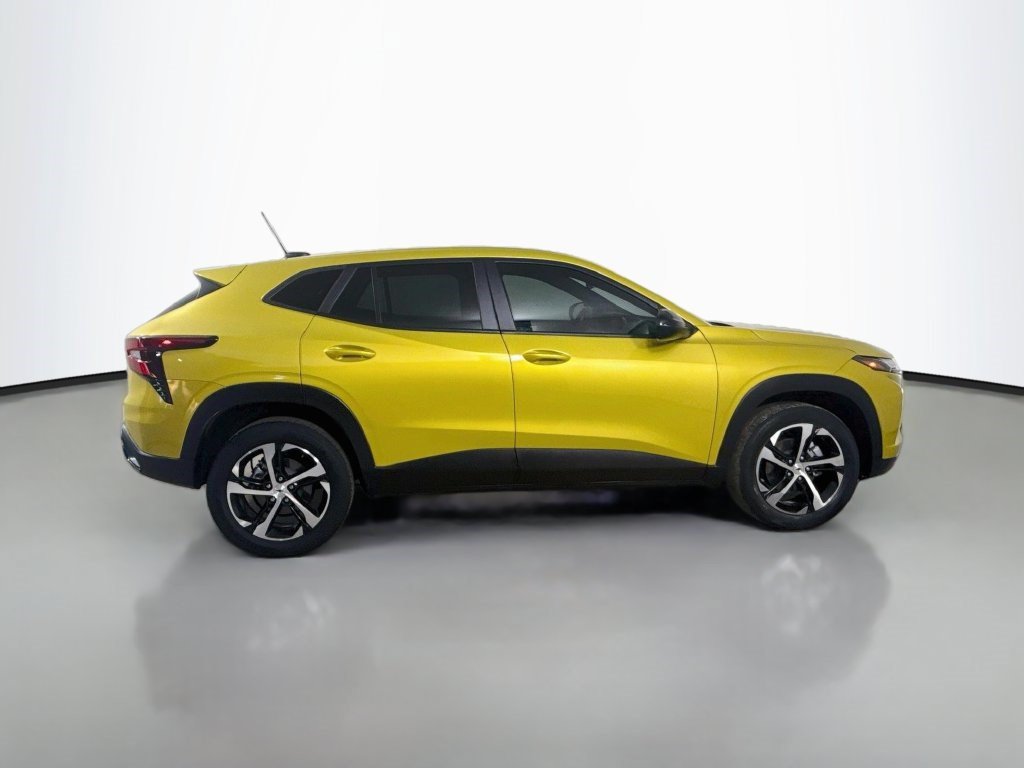 Used 2024 Chevrolet Trax RS FWD image 11