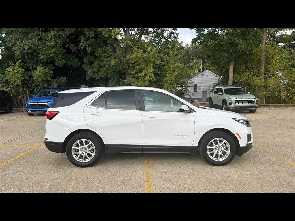 Used 2024 Chevrolet Equinox LT w/ LPO, Floor Liner Package FWD image 6
