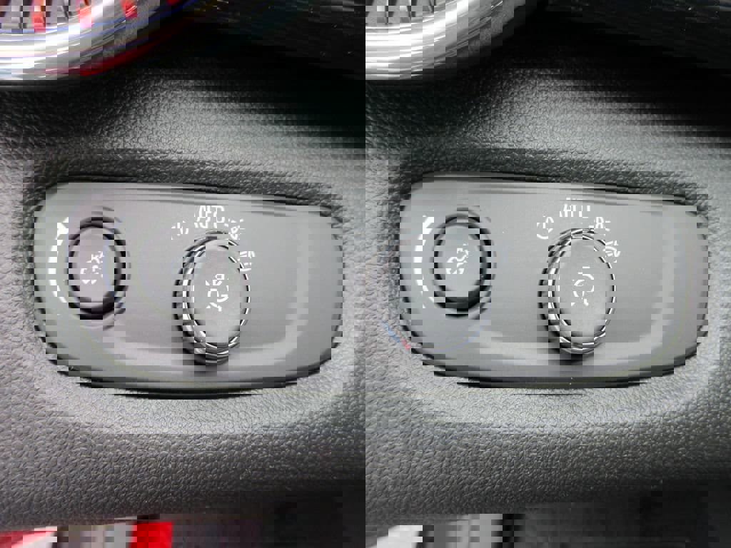 New 2026 Chevrolet Trax RS FWD image 23