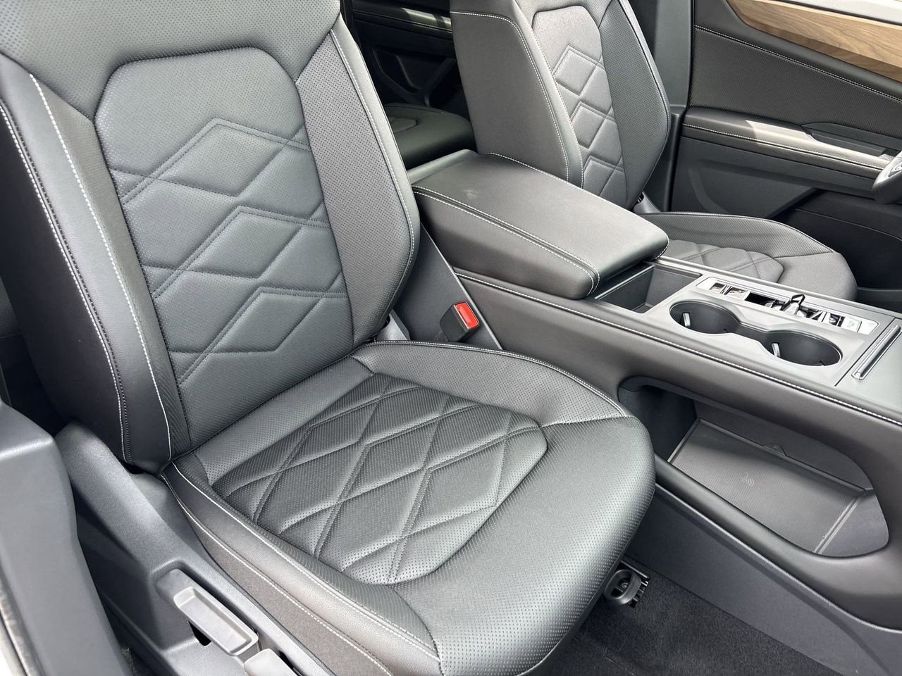 New 2026 Volkswagen Atlas SE image 7