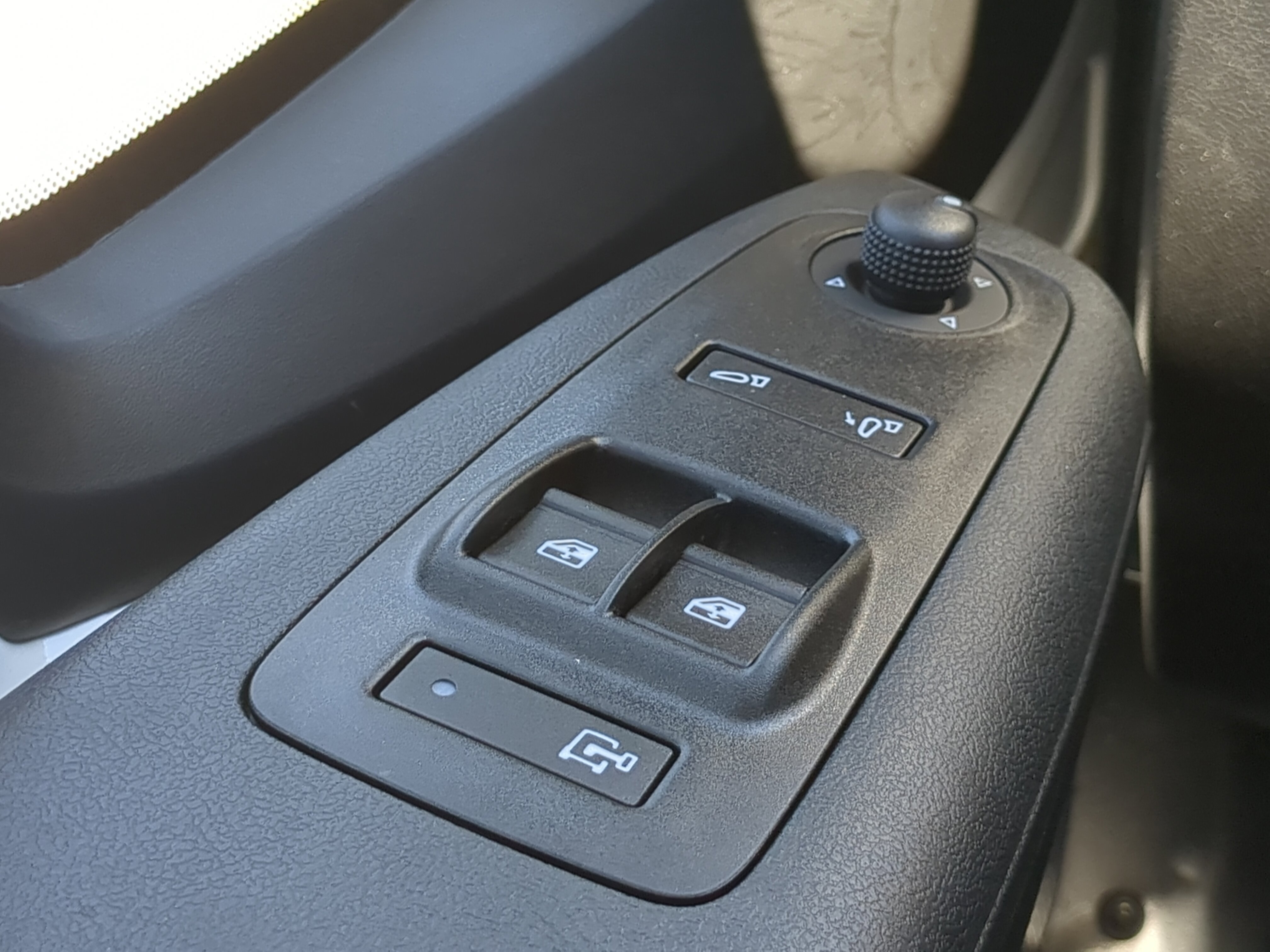 New 2026 RAM ProMaster 1500 w/ Storage Group FWD image 19