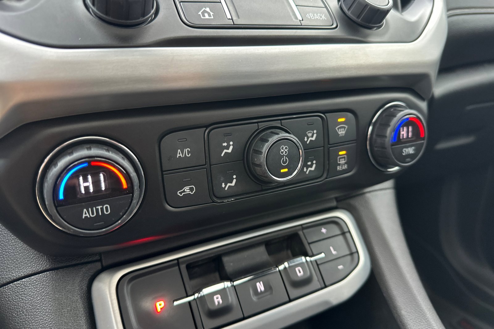 Used 2021 GMC Acadia SLT w/ Elevation Edition image 28