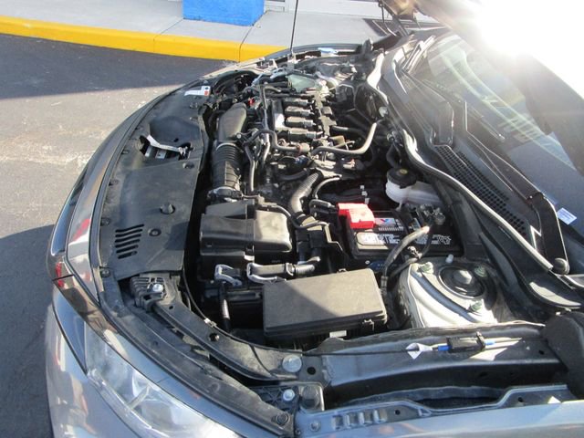 Used 2019 Honda Civic Sport image 9