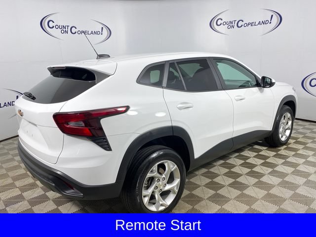 Used 2025 Chevrolet Trax LS w/ LS Convenience Package FWD image 7