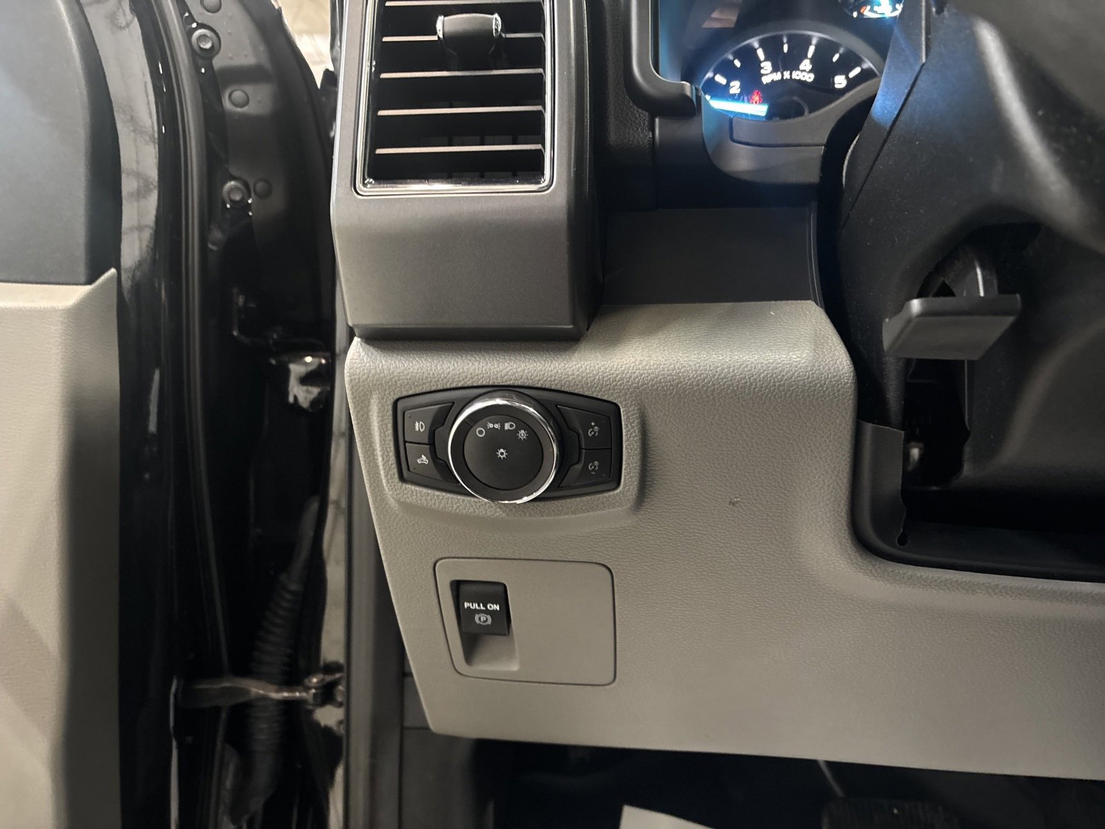 Used 2019 Ford F150 XLT image 16
