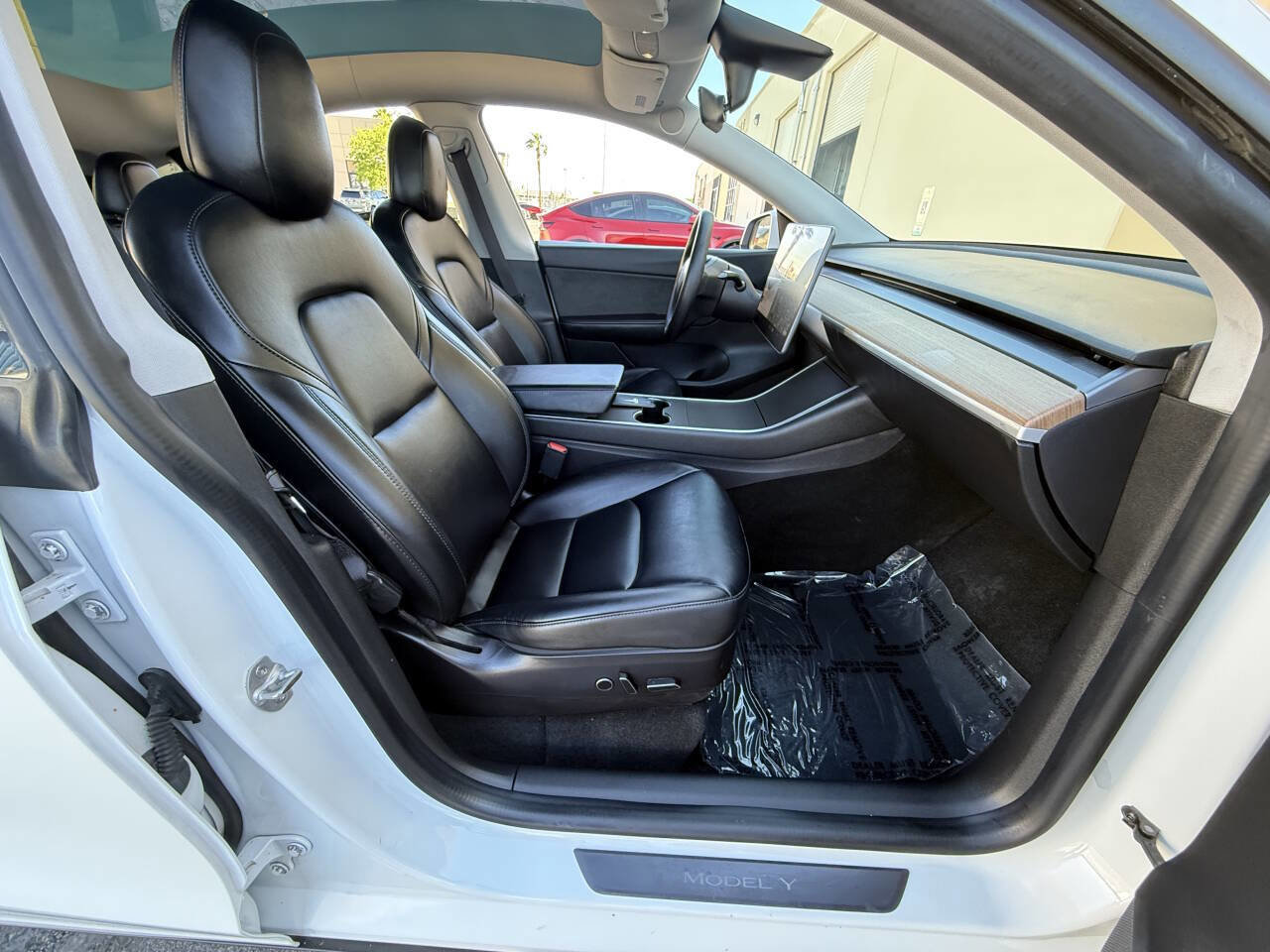 Used 2021 Tesla Model Y Long Range AWD/4WD image 22