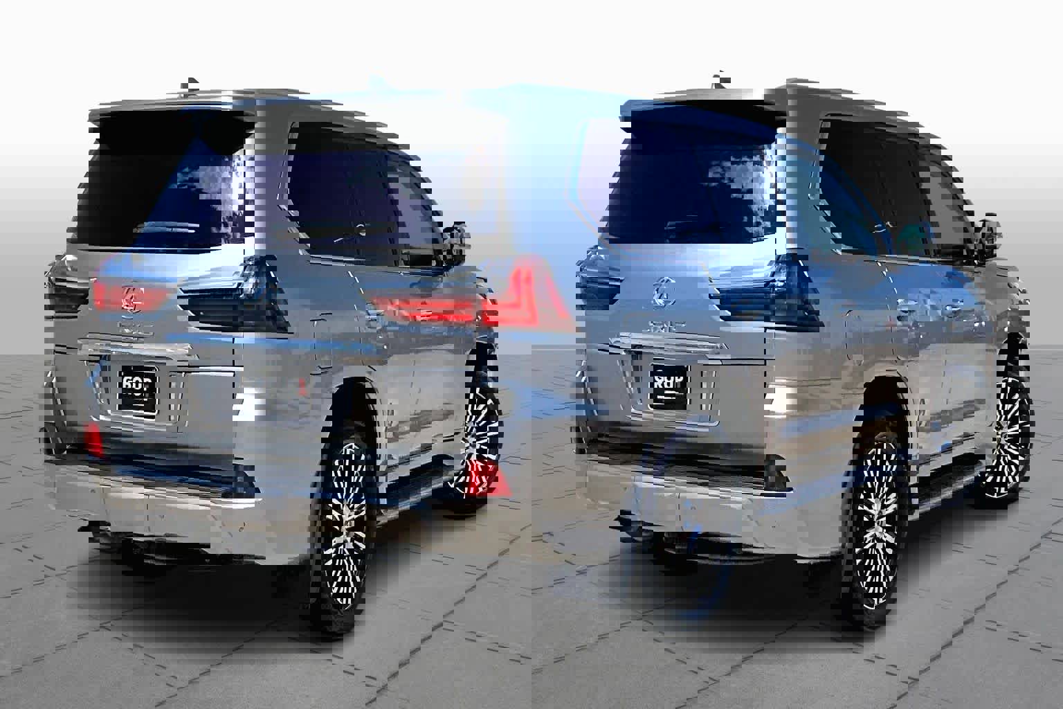 Used 2019 Lexus LX 570 4WD w/ Luxury Package image 12