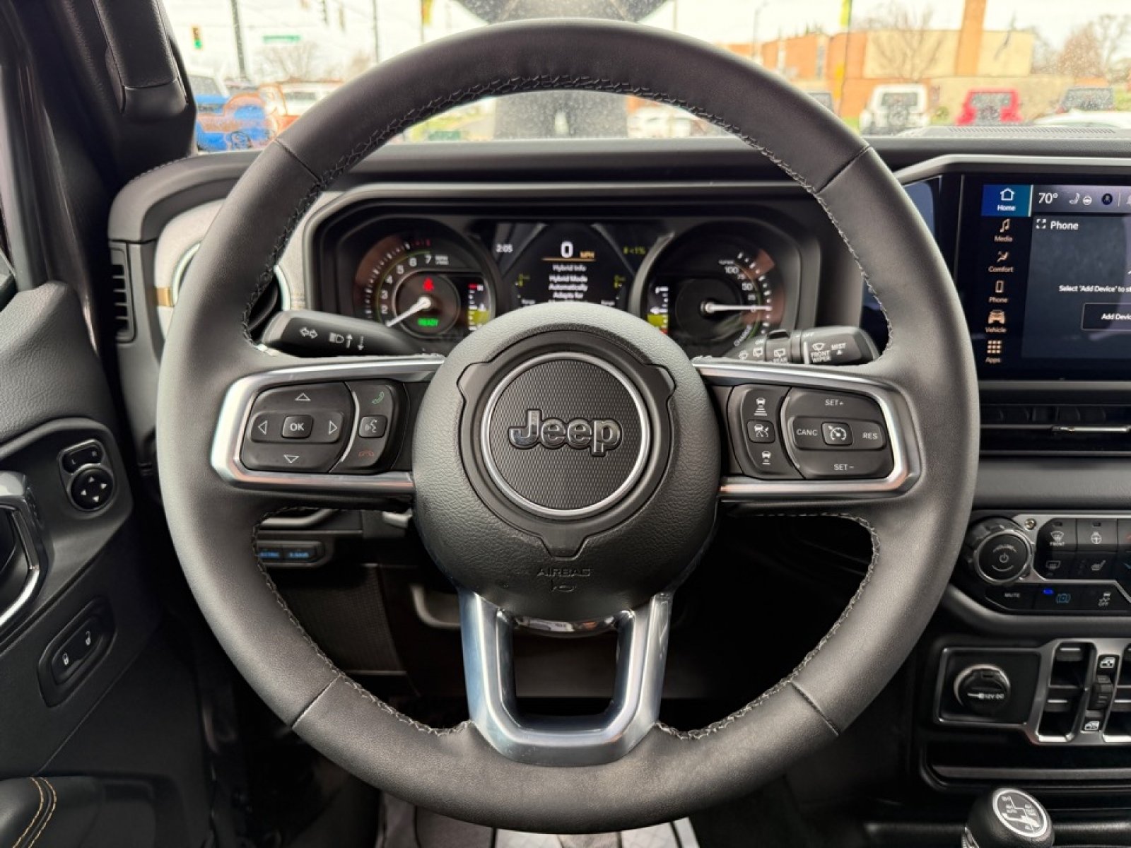 Used 2025 Jeep Wrangler Unlimited Sahara AWD/4WD image 11