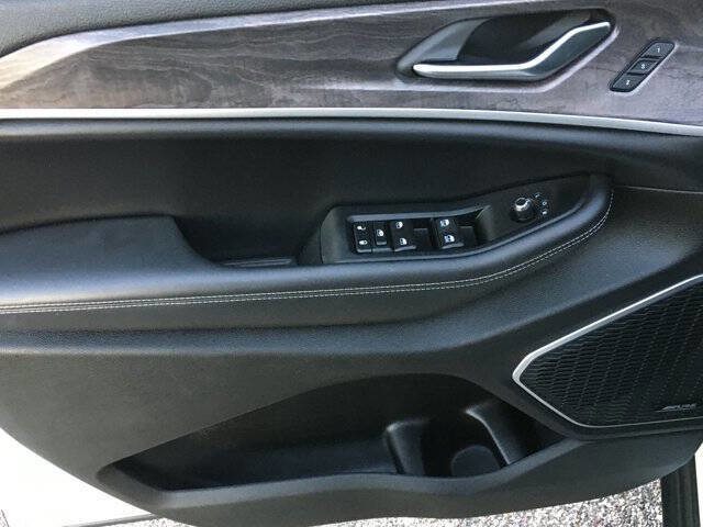 Used 2023 Jeep Grand Cherokee L Limited w/ Luxury Tech Group II image 15