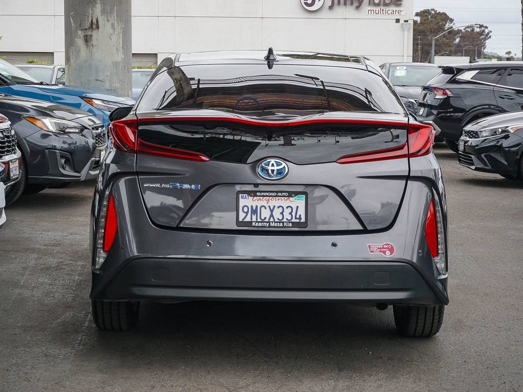 Used 2017 Toyota Prius Prime Advanced FWD image 6