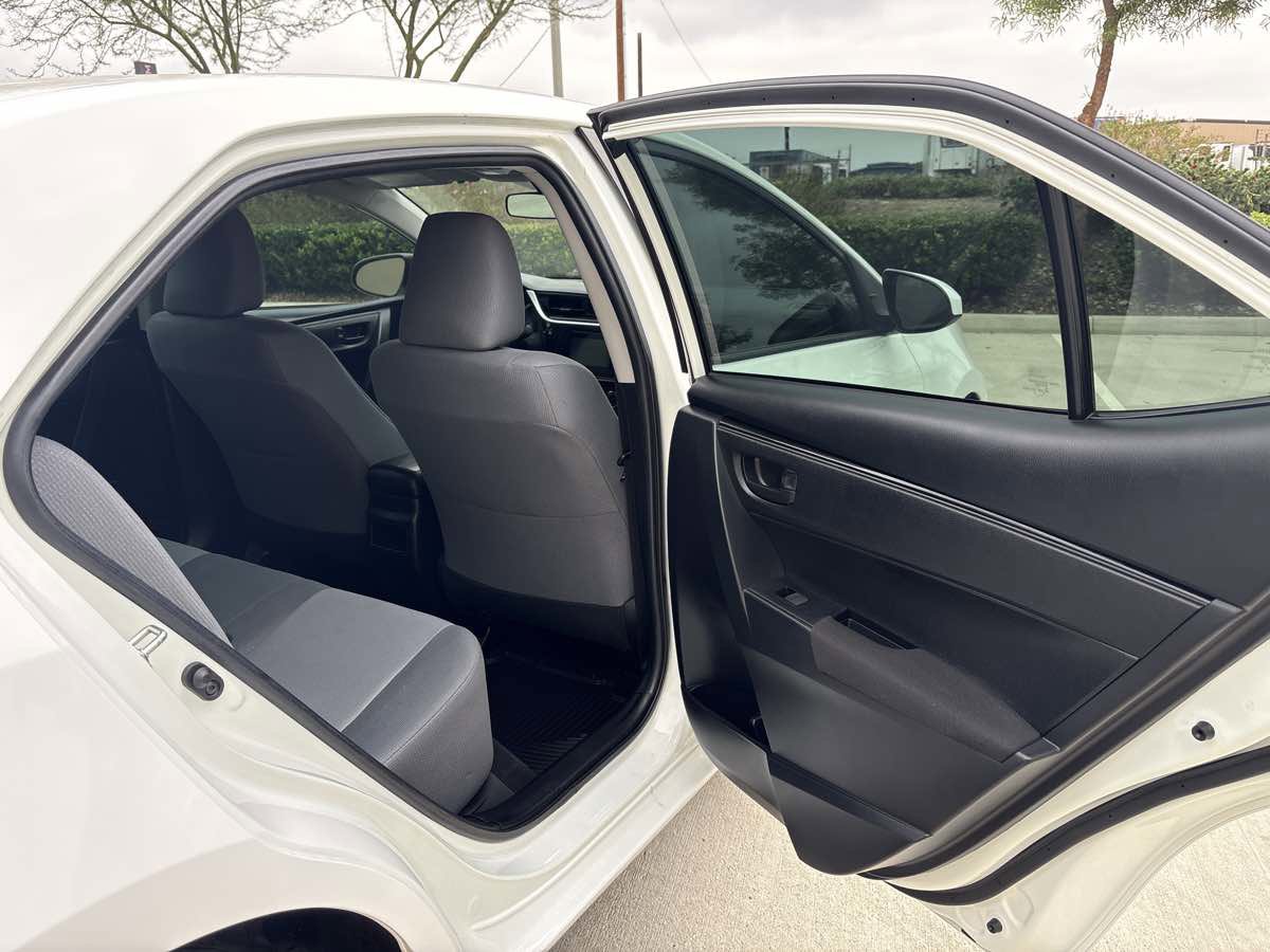 Used 2019 Toyota Corolla L w/ Carpet Mat Package (TMS) image 11
