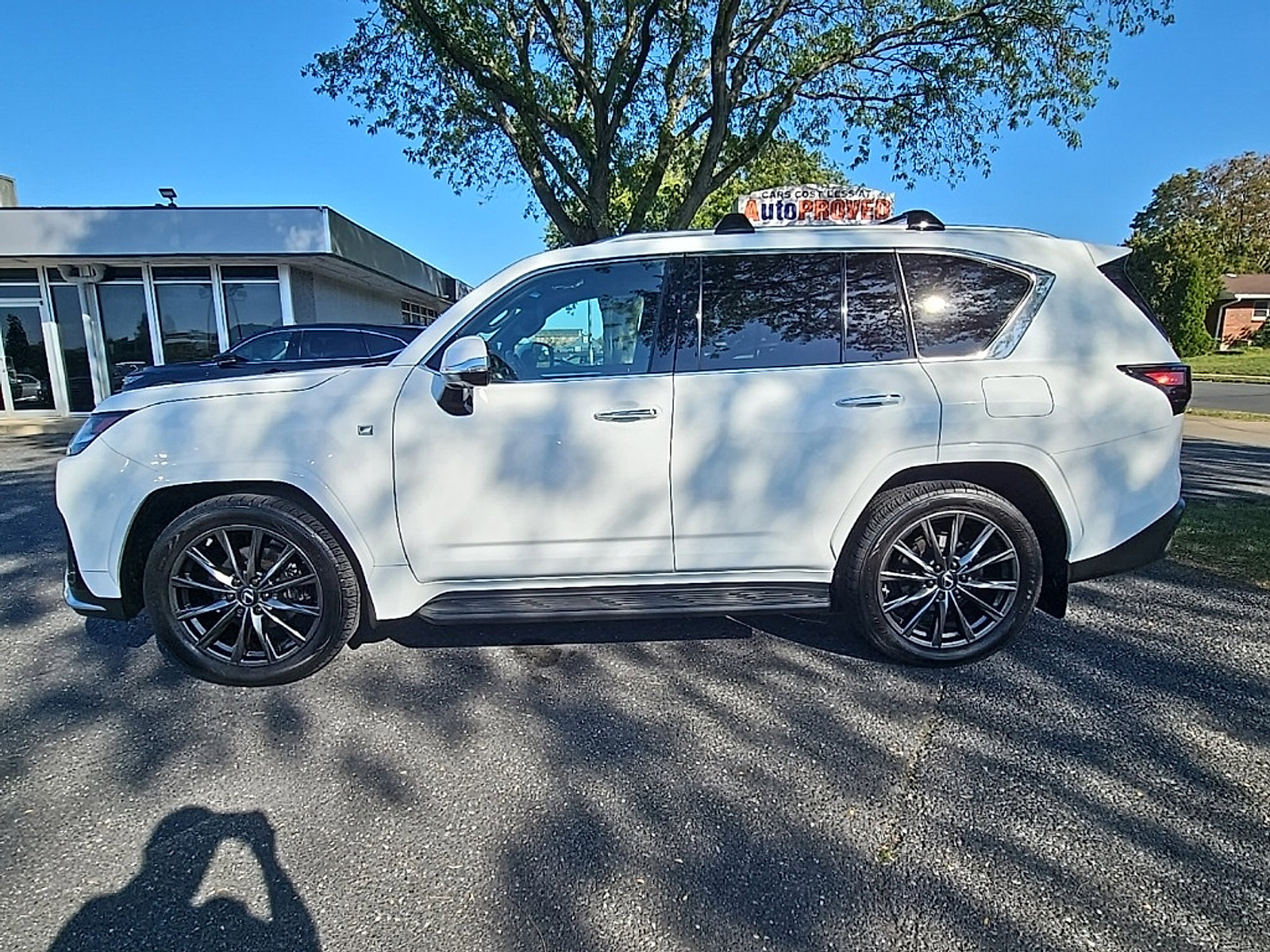 Used 2022 Lexus LX 600 F Sport image 4