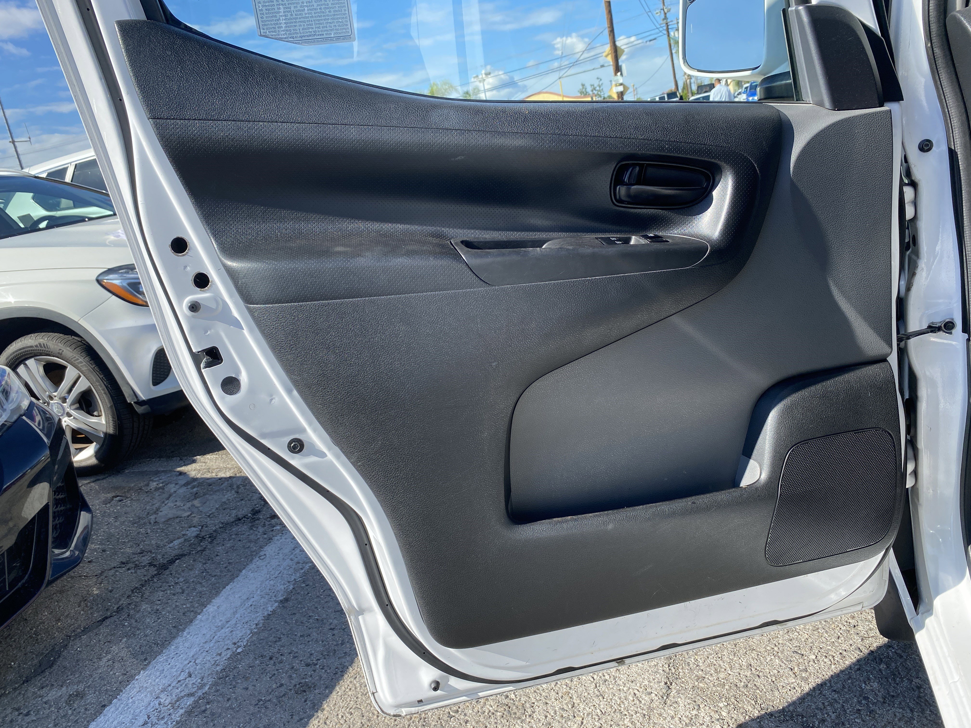 Used 2020 Nissan NV200 SV w/ Back Door Glass Package image 17
