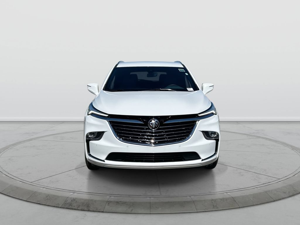 Used 2024 Buick Enclave Essence w/ Technology Package FWD image 3