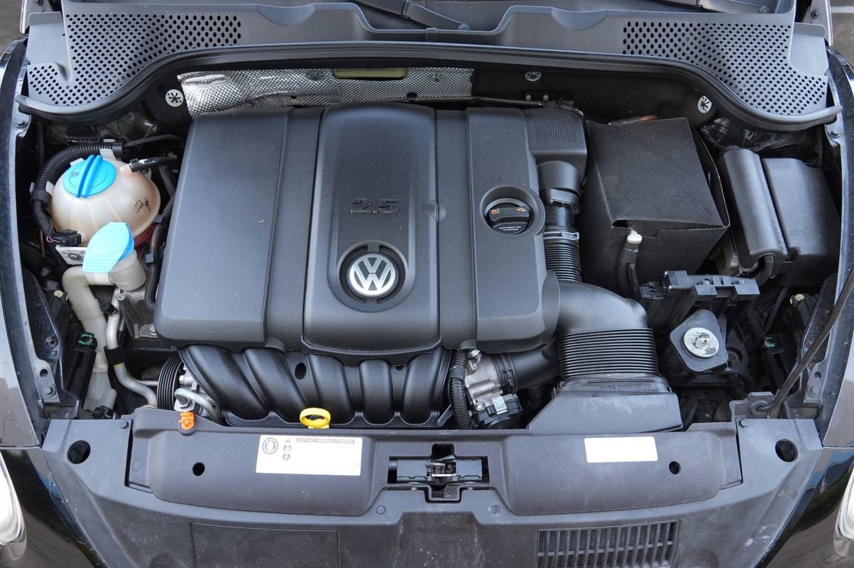 Used 2013 Volkswagen Beetle 2.5 FWD image 34