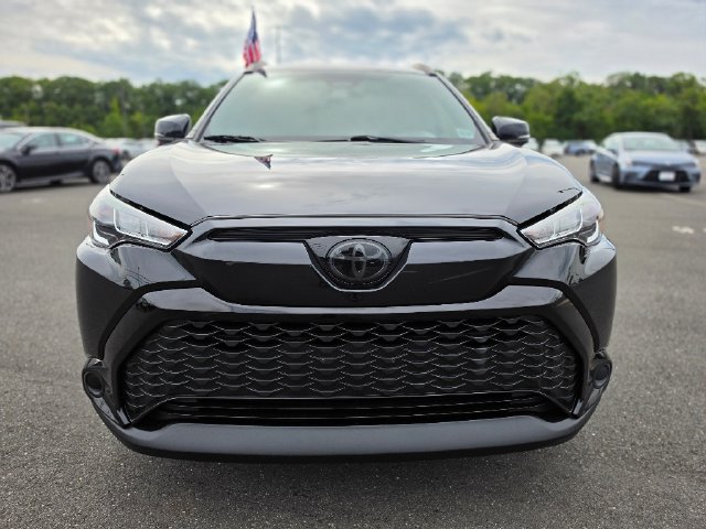 Used 2024 Toyota Corolla Cross AWD Hybrid w/ Moonroof Package image 2