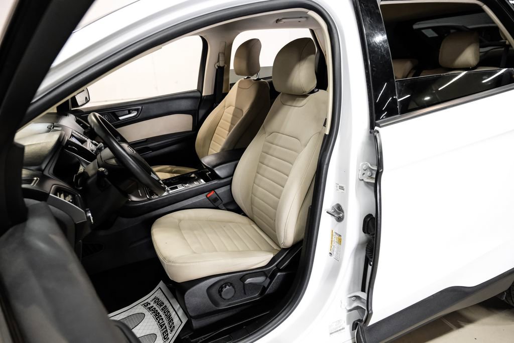 Used 2019 Ford Edge SE image 27