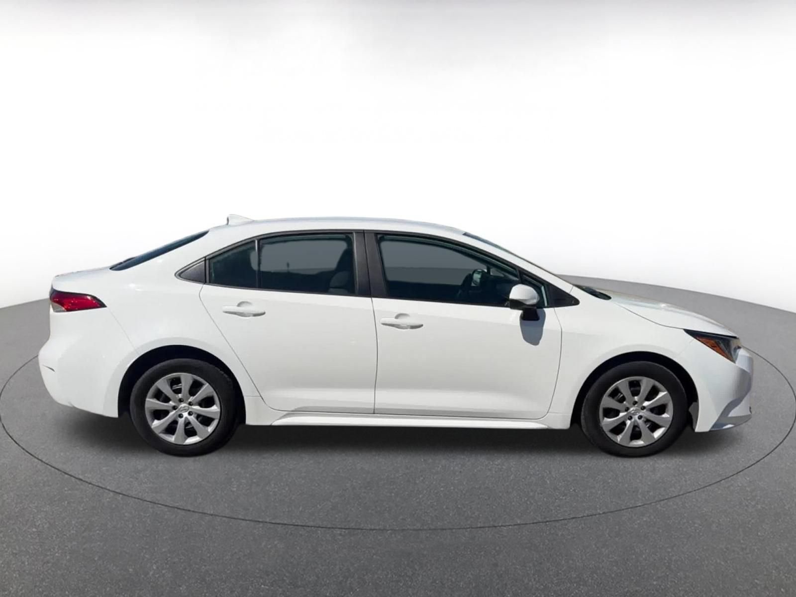 Used 2025 Toyota Corolla LE FWD image 24