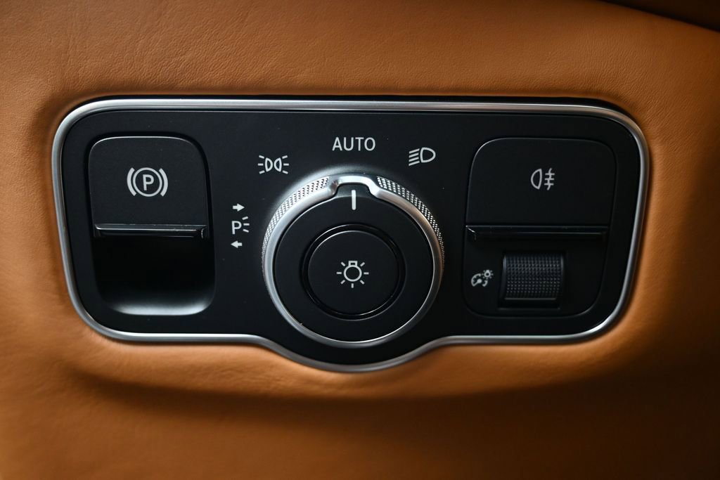 Used 2025 Aston Martin DBX 707 AWD/4WD image 25