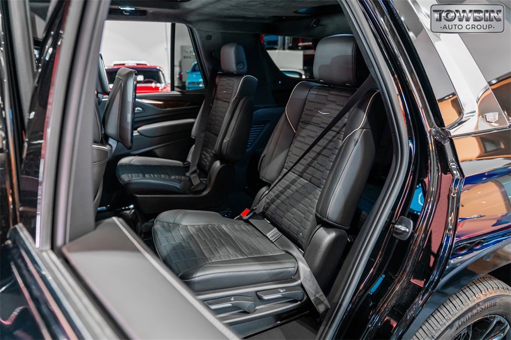Used 2021 Cadillac Escalade Premium Luxury Platinum image 12