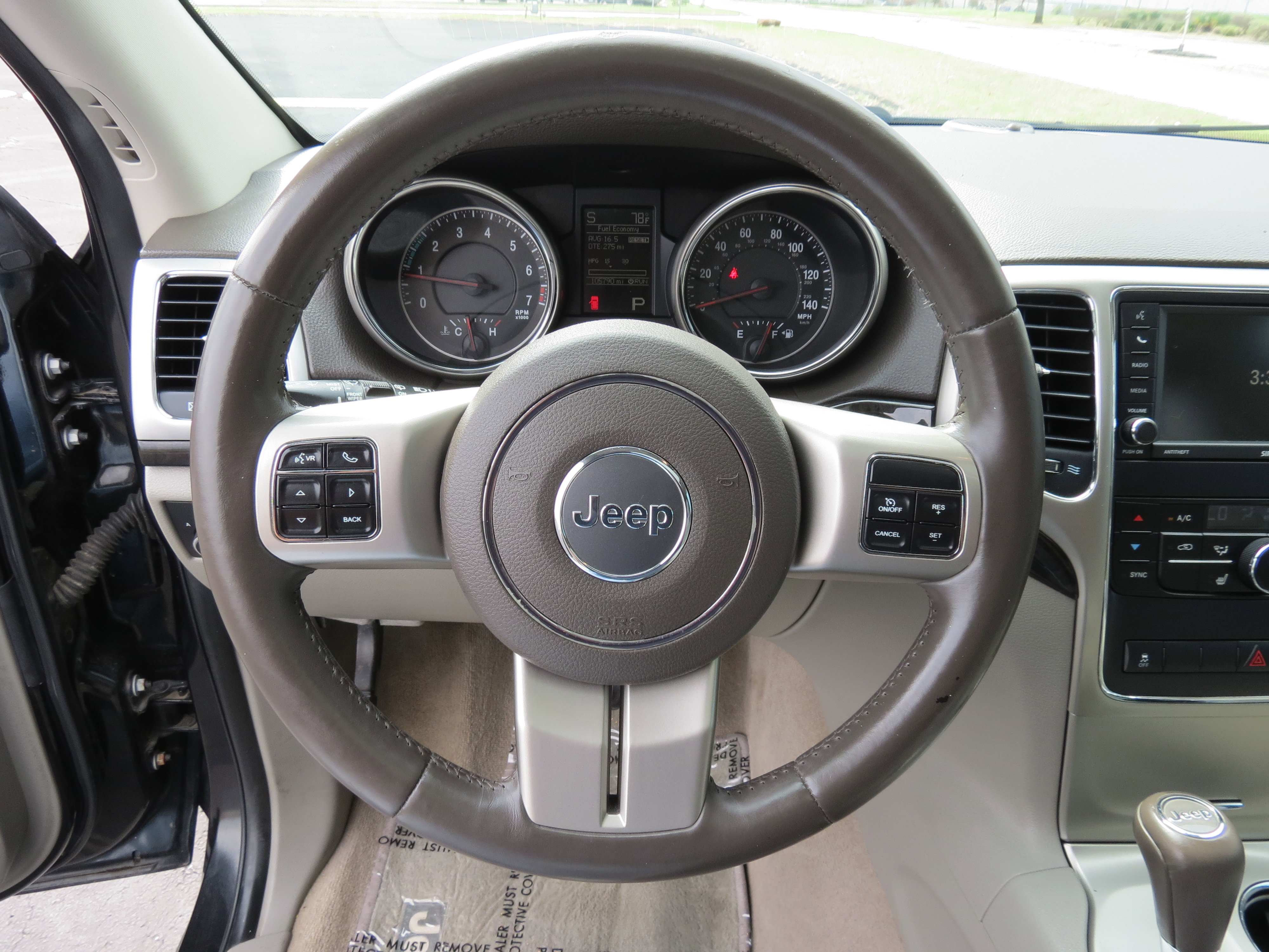 Used 2012 Jeep Grand Cherokee Laredo RWD image 13