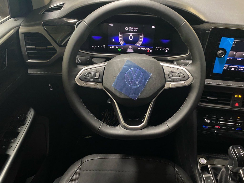 New 2025 Volkswagen Taos SE image 5
