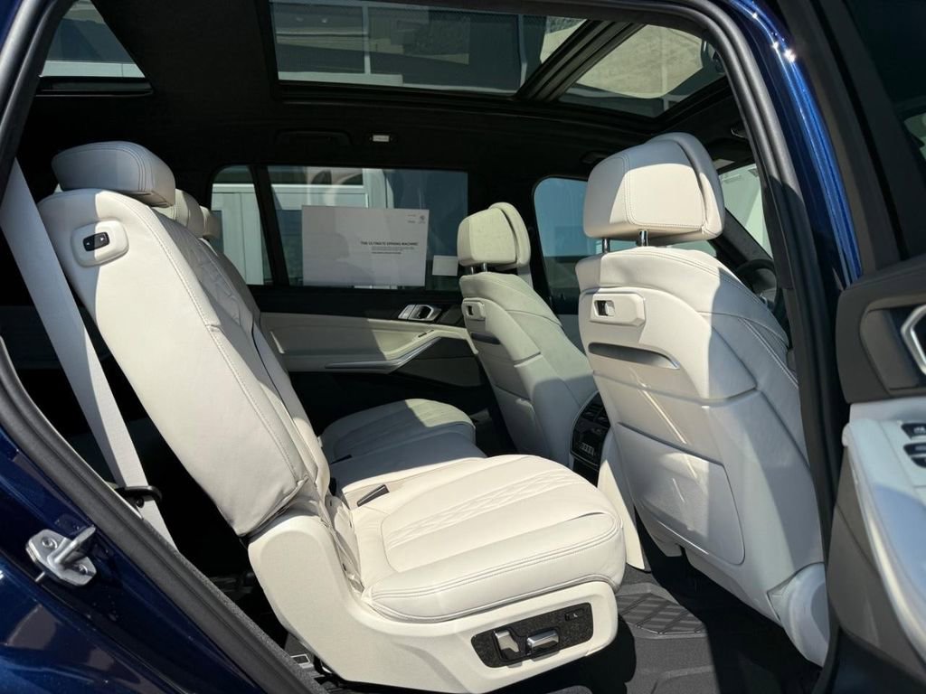 New 2026 BMW X7 M60i image 6
