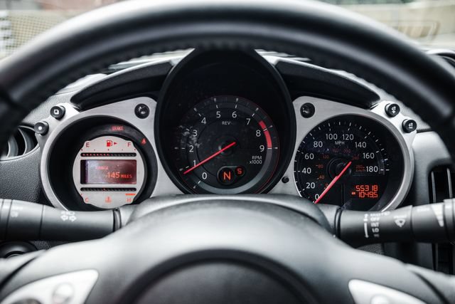 Used 2009 Nissan 370Z Touring RWD image 9