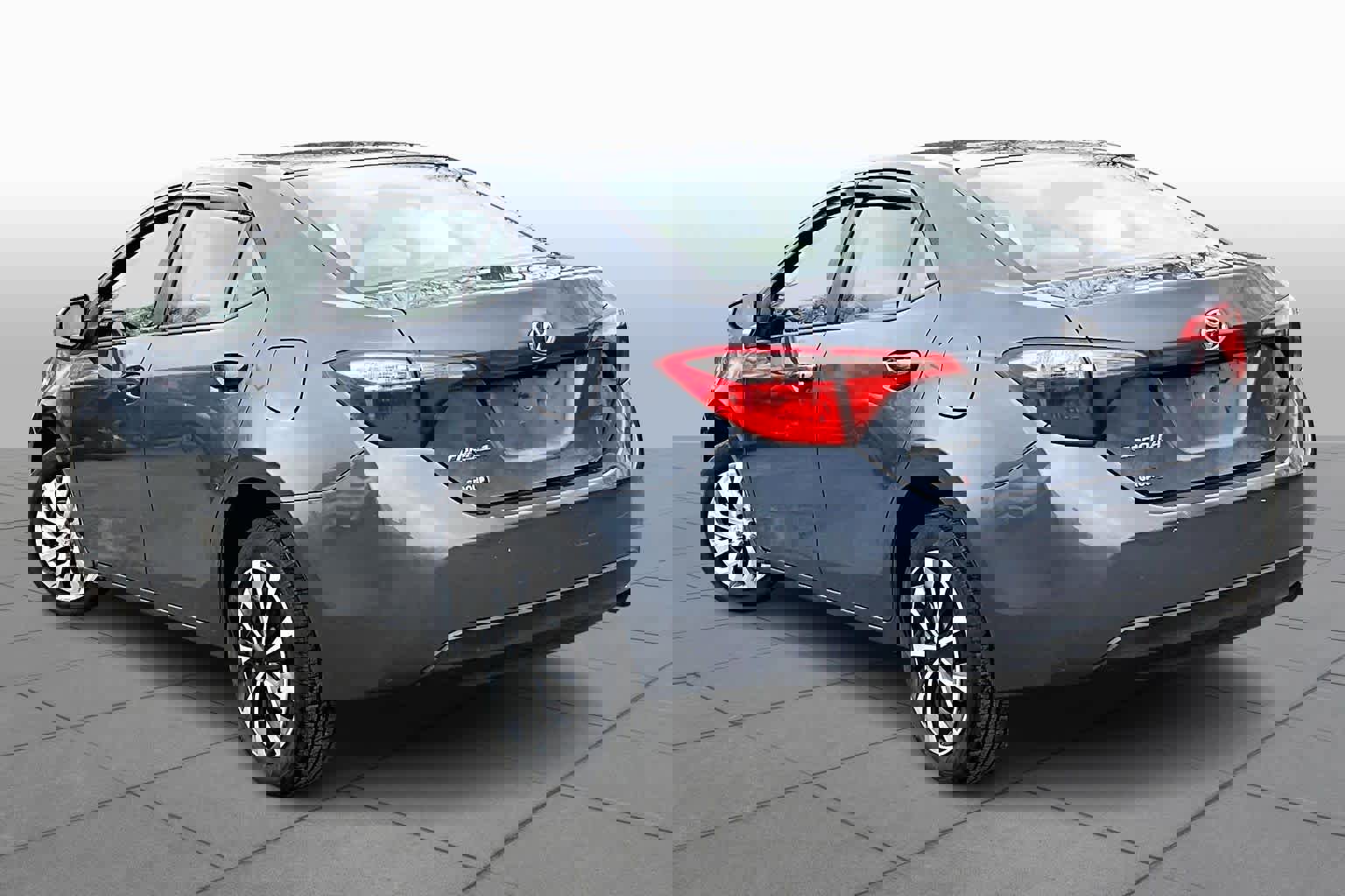 Used 2017 Toyota Corolla LE image 12