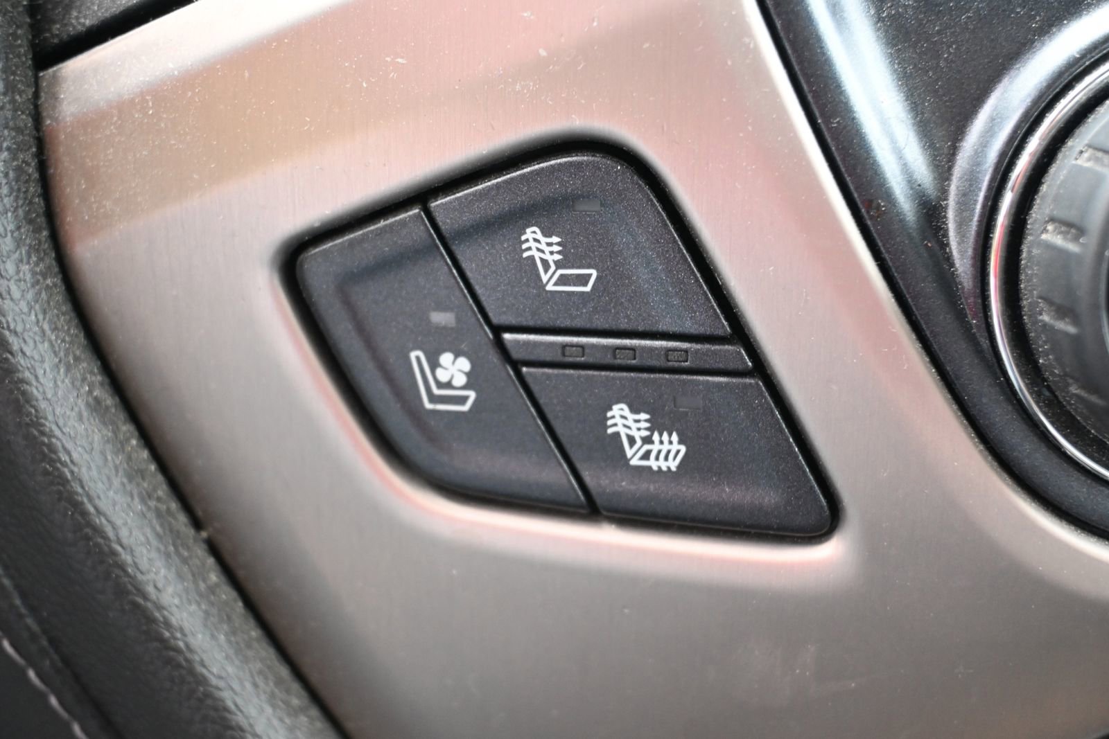 Used 2018 GMC Sierra 1500 Denali AWD/4WD image 18