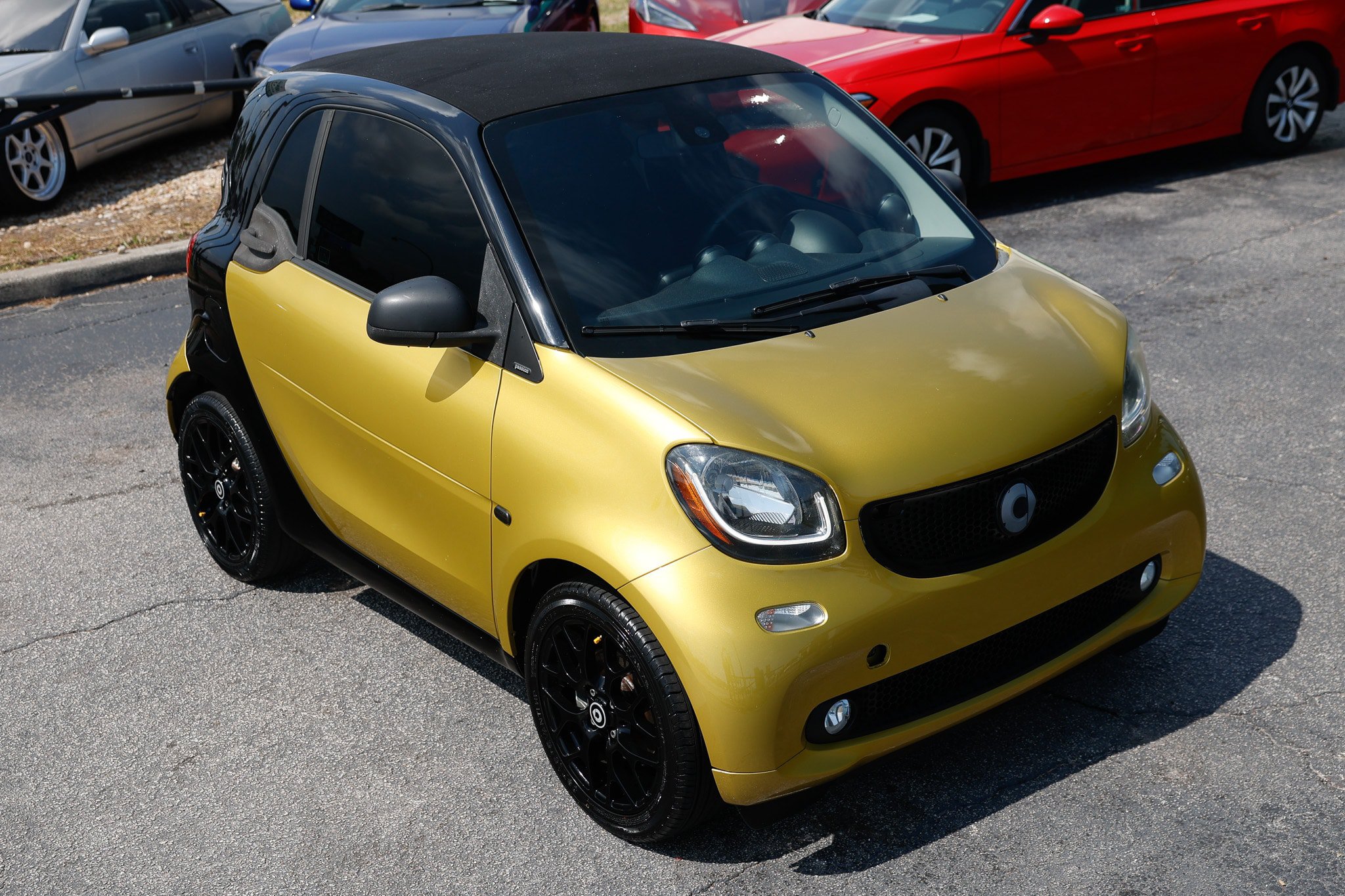 Used 2017 smart fortwo Proxy RWD image 19