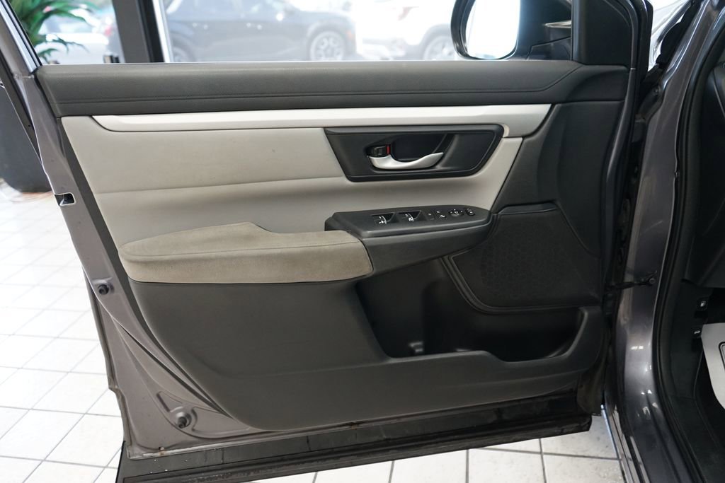 Used 2017 Honda CR-V LX image 18