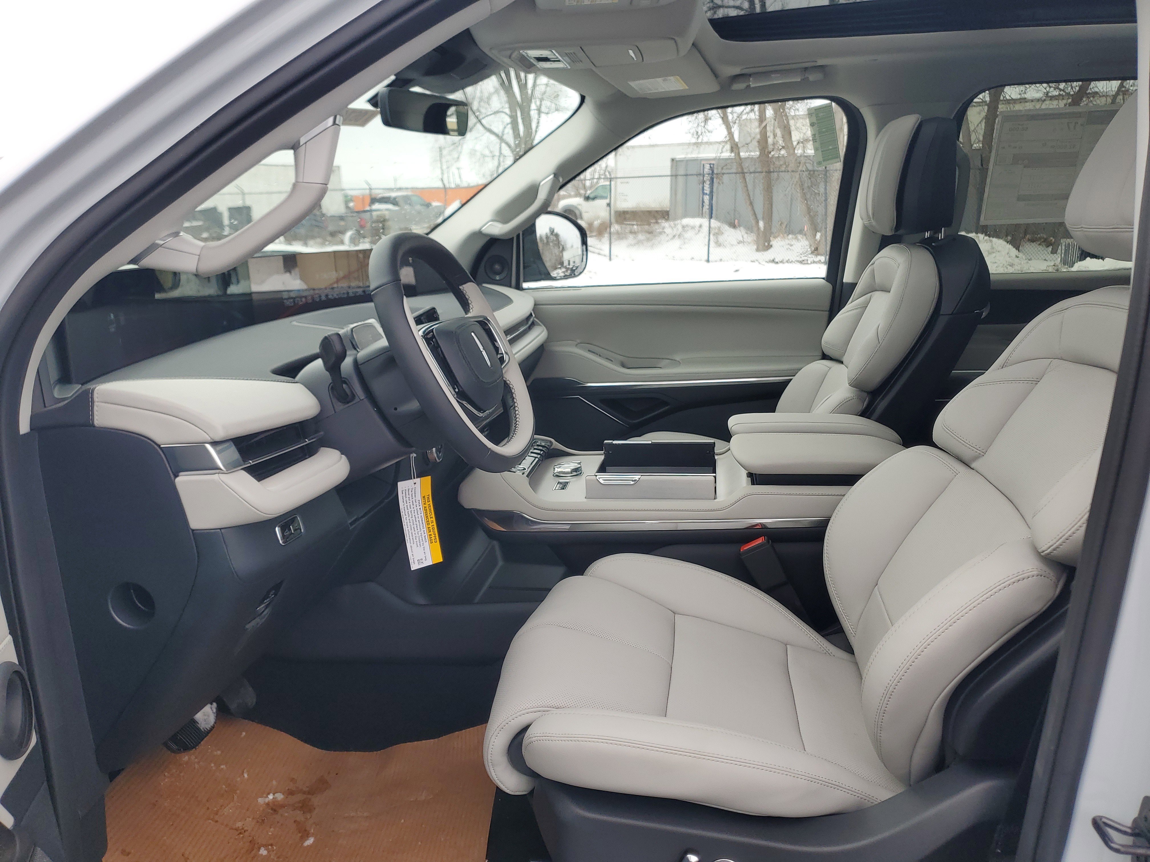 New 2026 Lincoln Navigator L Reserve w/ Jet Appearance Package image 12