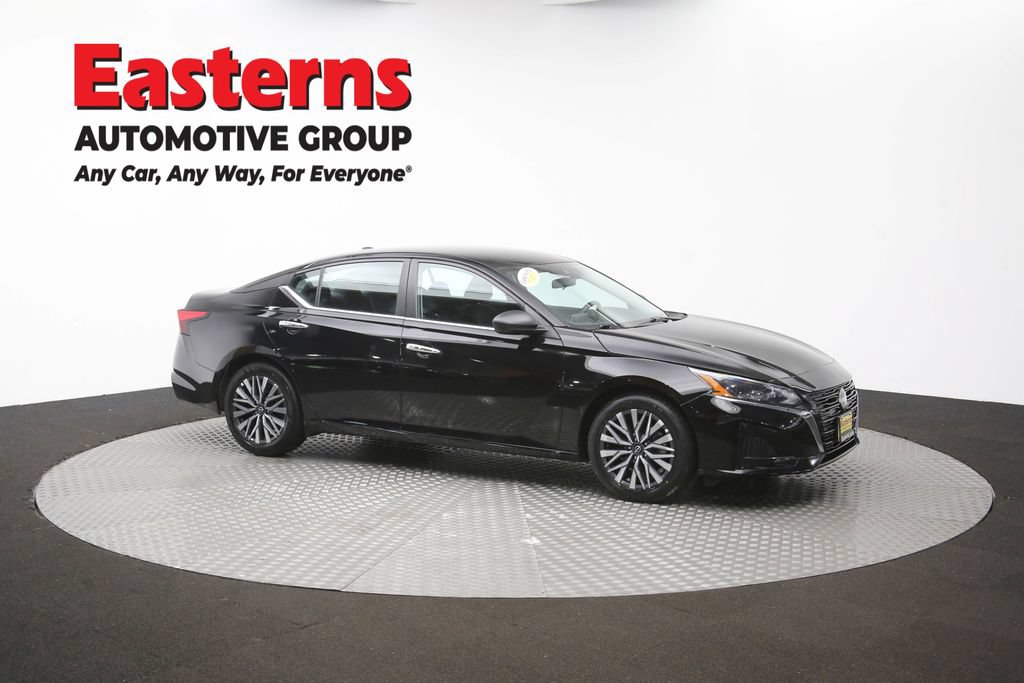 Used 2025 Nissan Altima 2.5 SV FWD image 45
