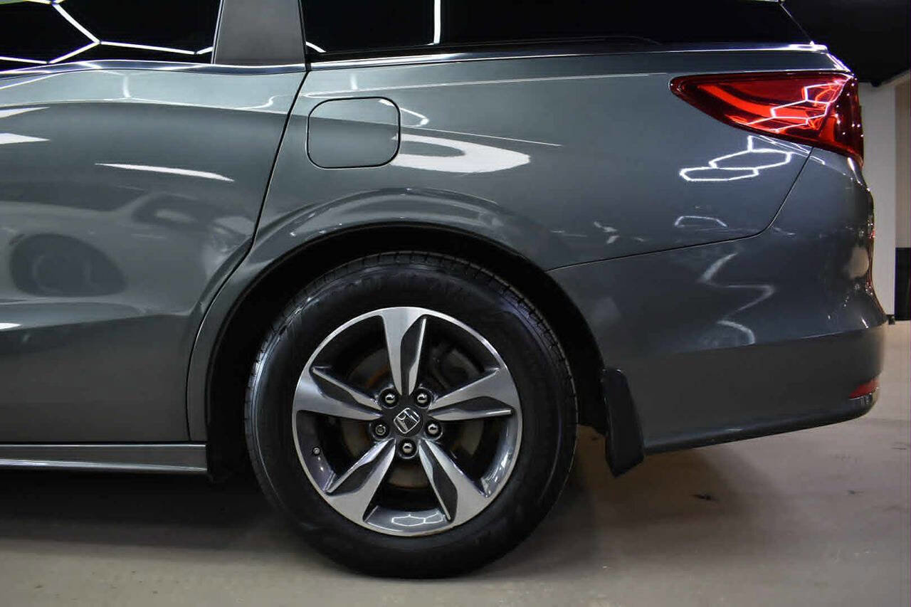 Used 2018 Honda Odyssey Touring image 12