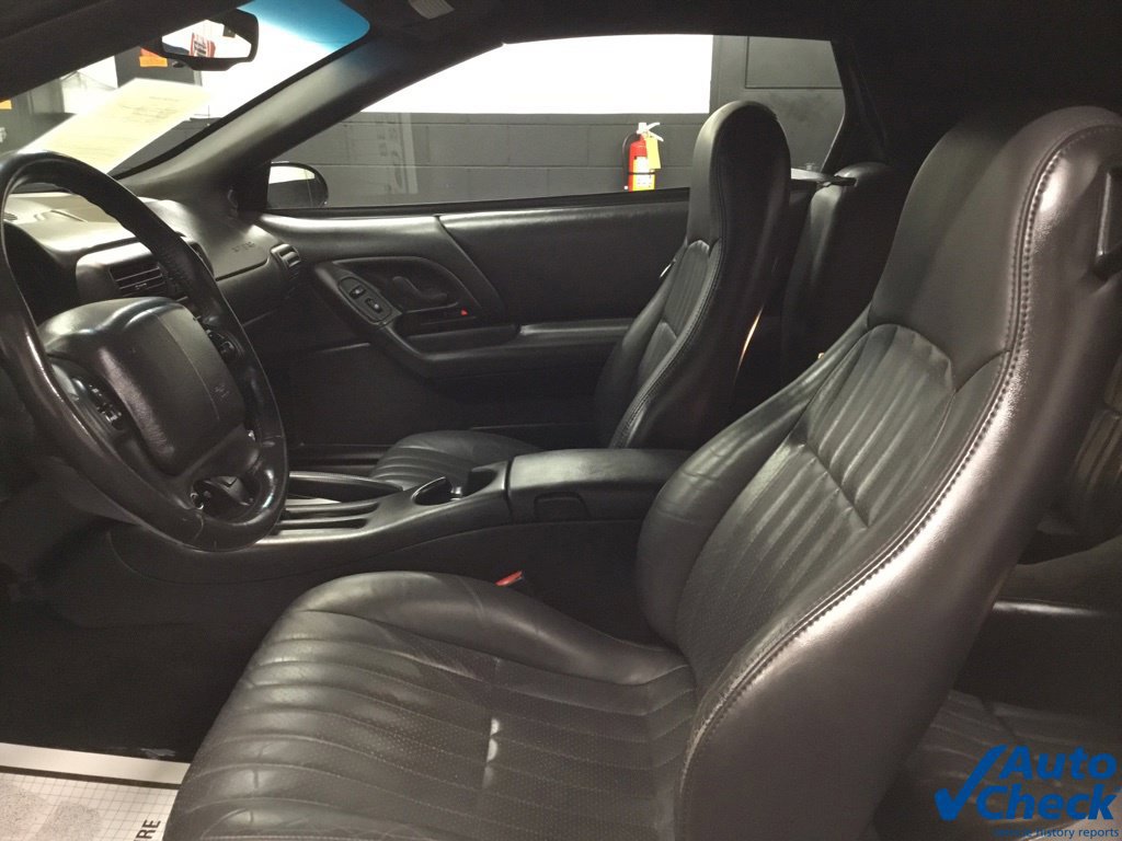 Used 2000 Chevrolet Camaro Z28 w/ Sport Appearance Pkg RWD image 34