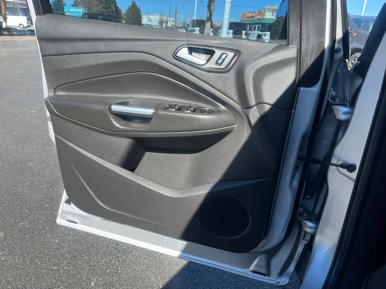 Used 2015 Ford Escape SE image 13