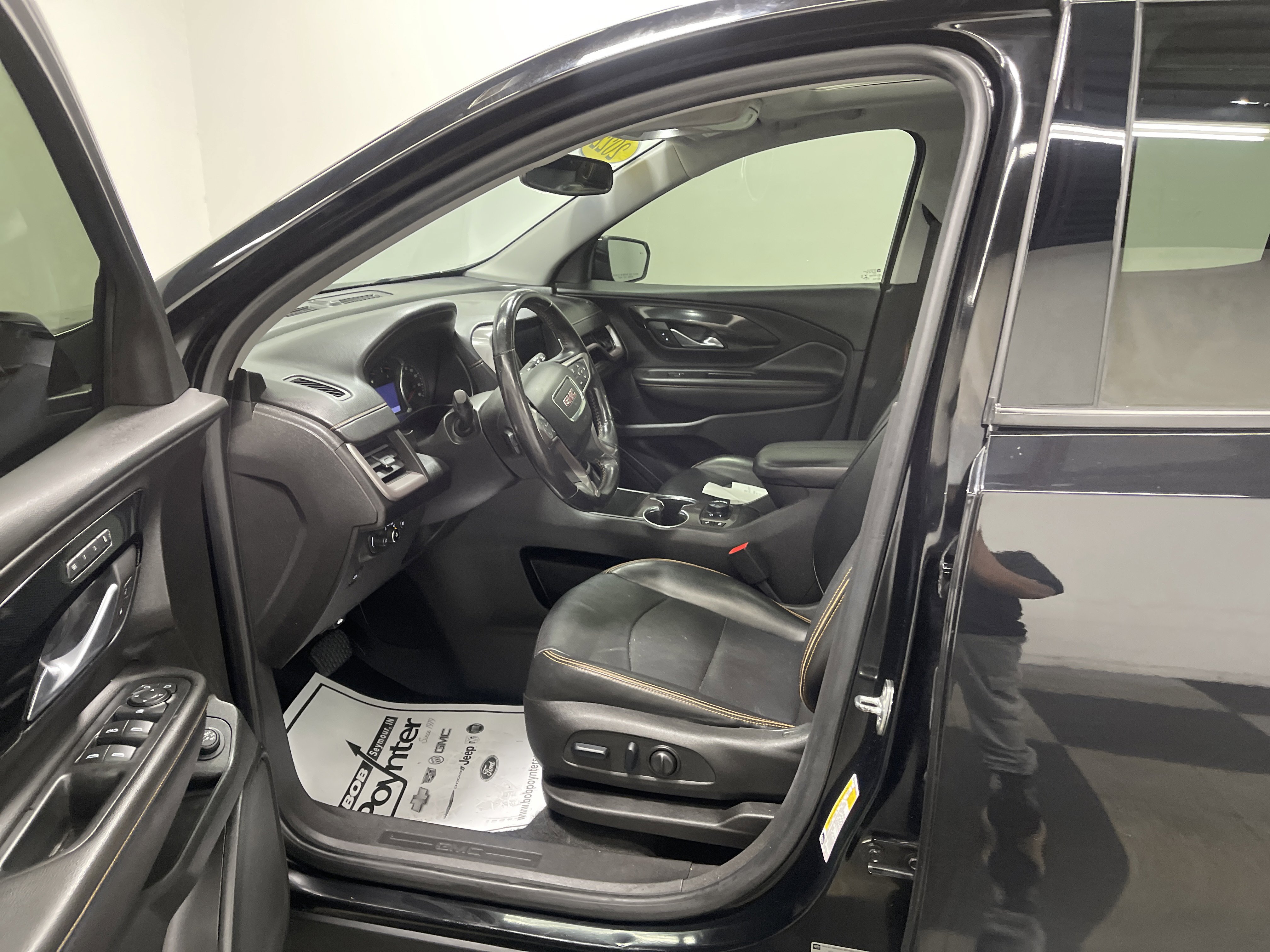 Used 2022 GMC Terrain AT4 image 9