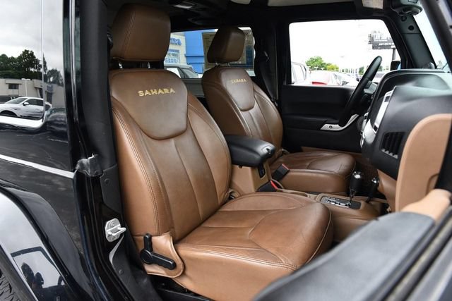 Used 2013 Jeep Wrangler Sahara w/ Dual Top Group AWD/4WD image 18