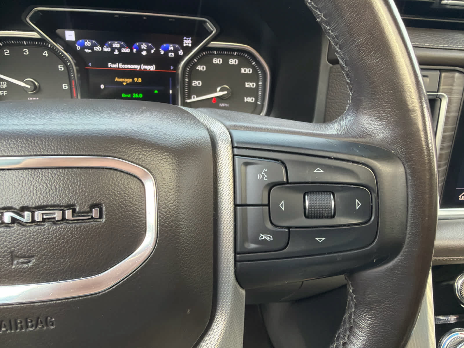 Used 2021 GMC Yukon XL Denali w/ Denali Premium Package AWD/4WD image 11