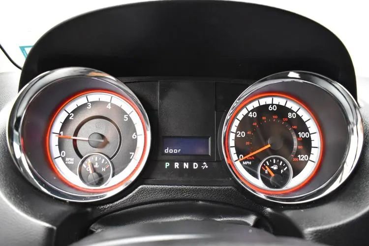Used 2012 Dodge Grand Caravan American Value Package FWD image 26
