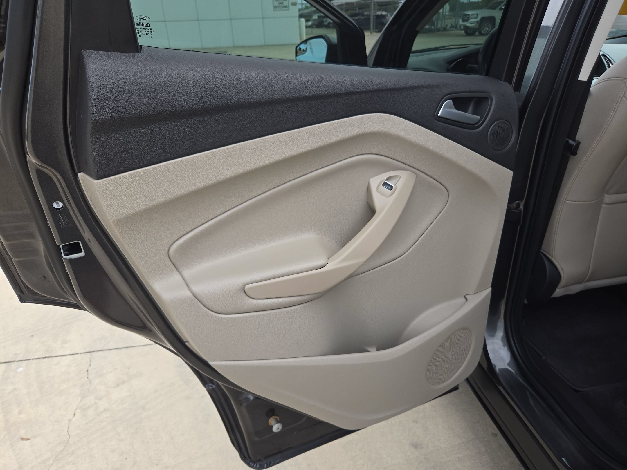 Used 2019 Ford Escape Titanium AWD/4WD image 14