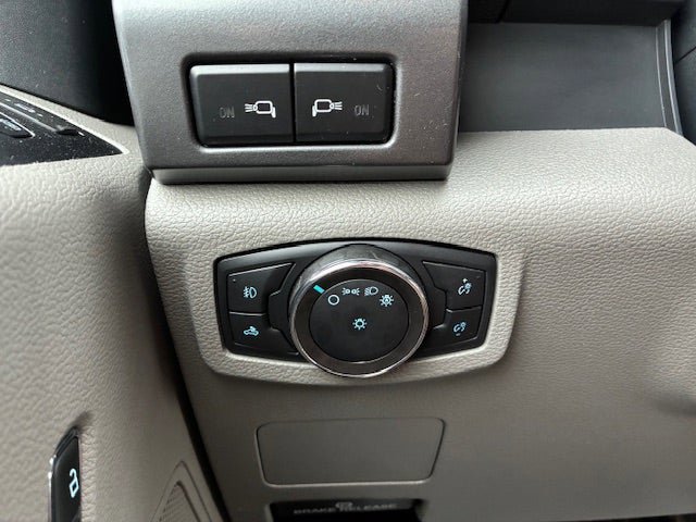 Used 2022 Ford F350 XLT w/ XLT Premium Package AWD/4WD image 28
