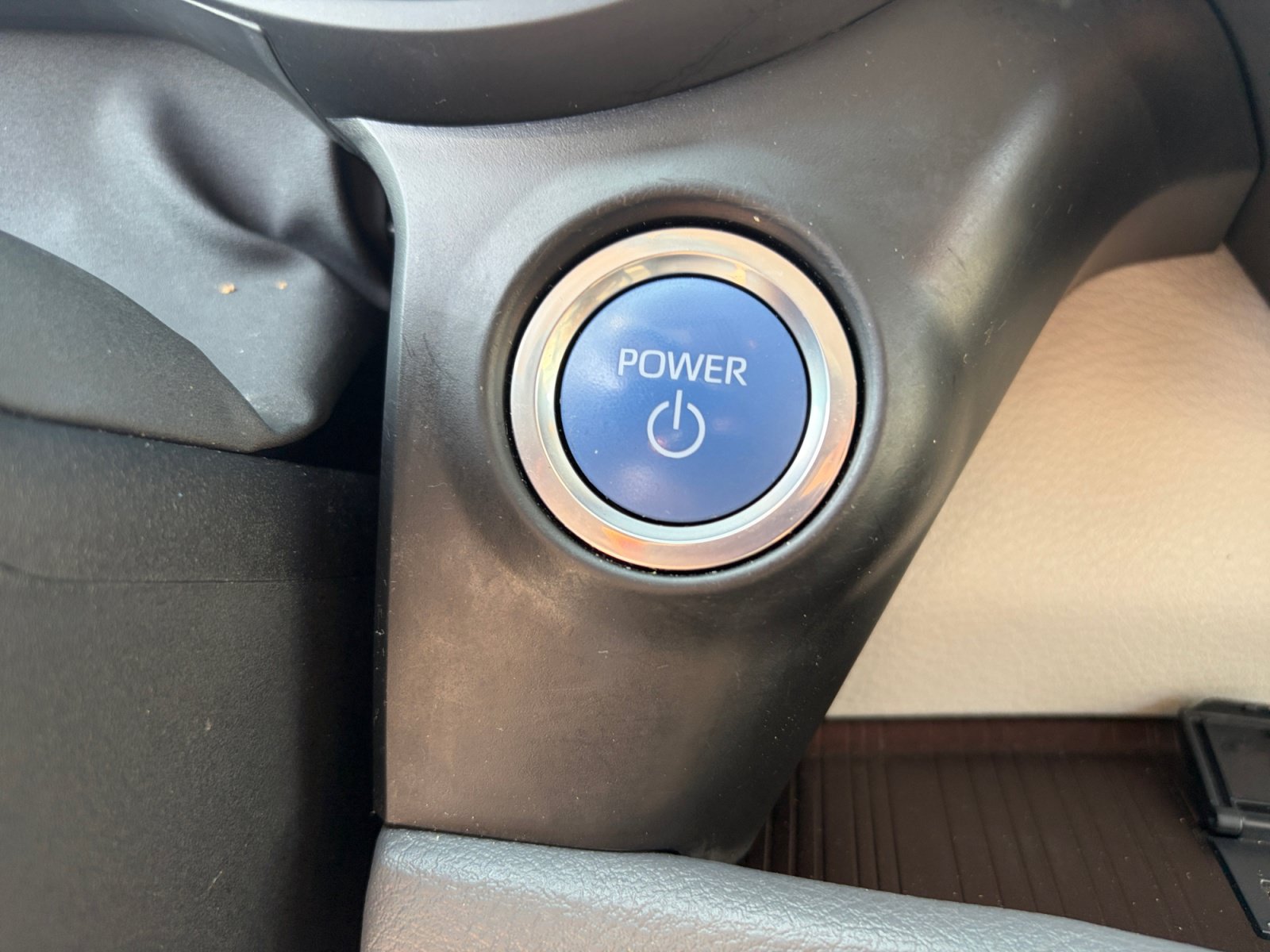 Used 2022 Toyota Sienna XLE FWD image 28