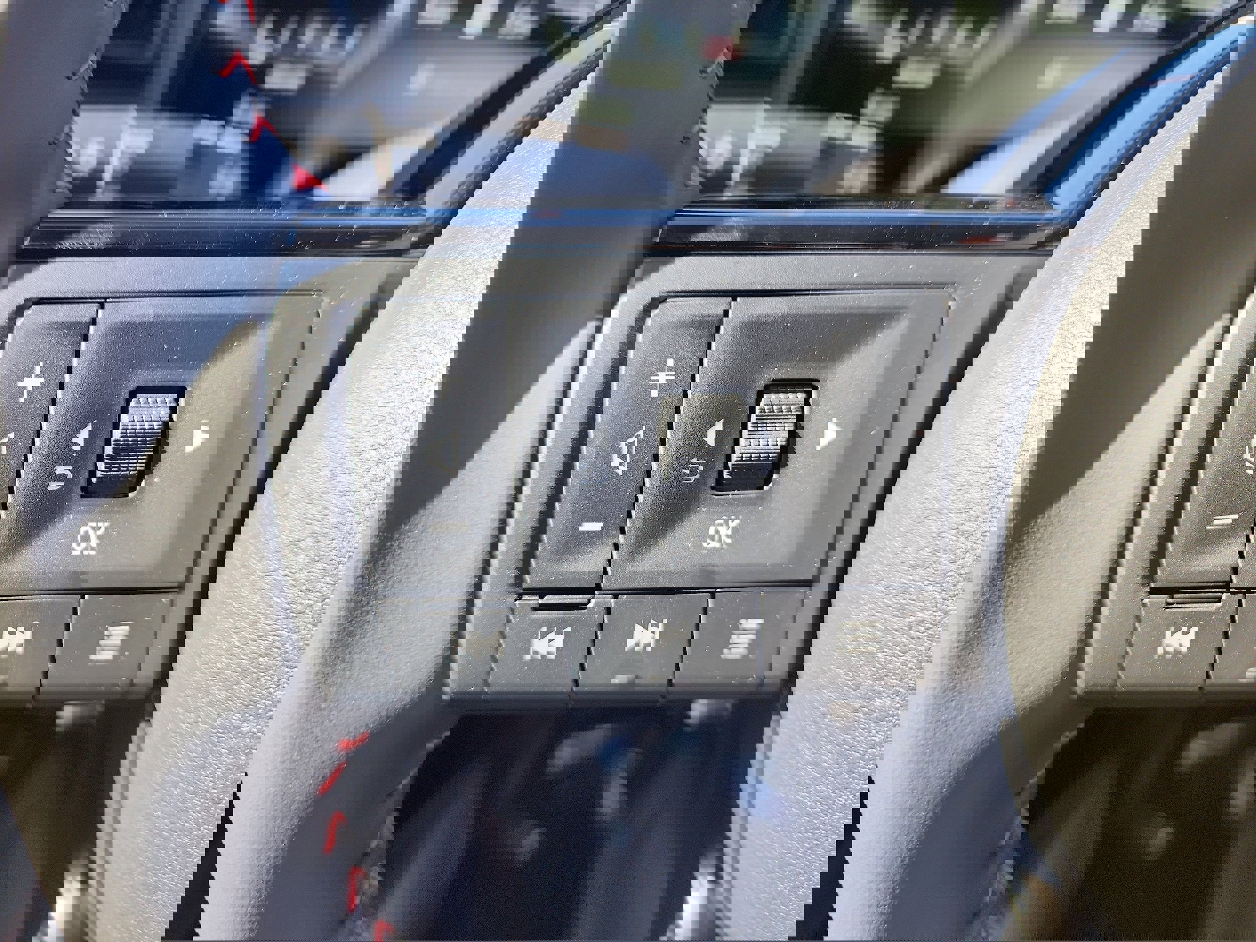 New 2026 Nissan Kicks SR w/ Cold Weather Package image 18