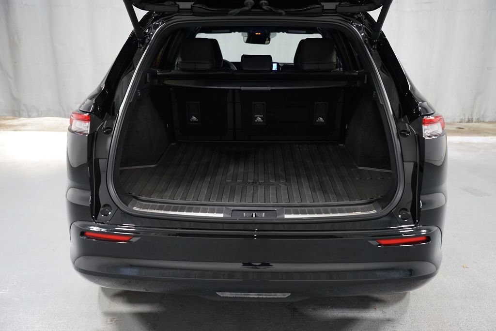 Certified 2025 Toyota Crown Signia image 35