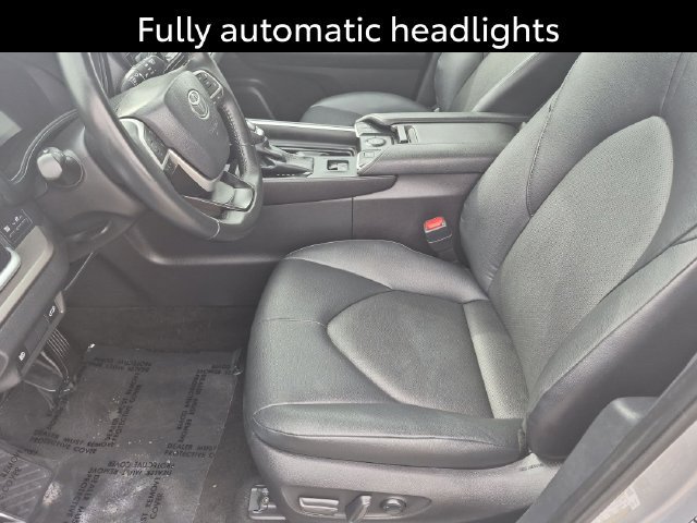 Used 2025 Toyota Grand Highlander AWD image 13